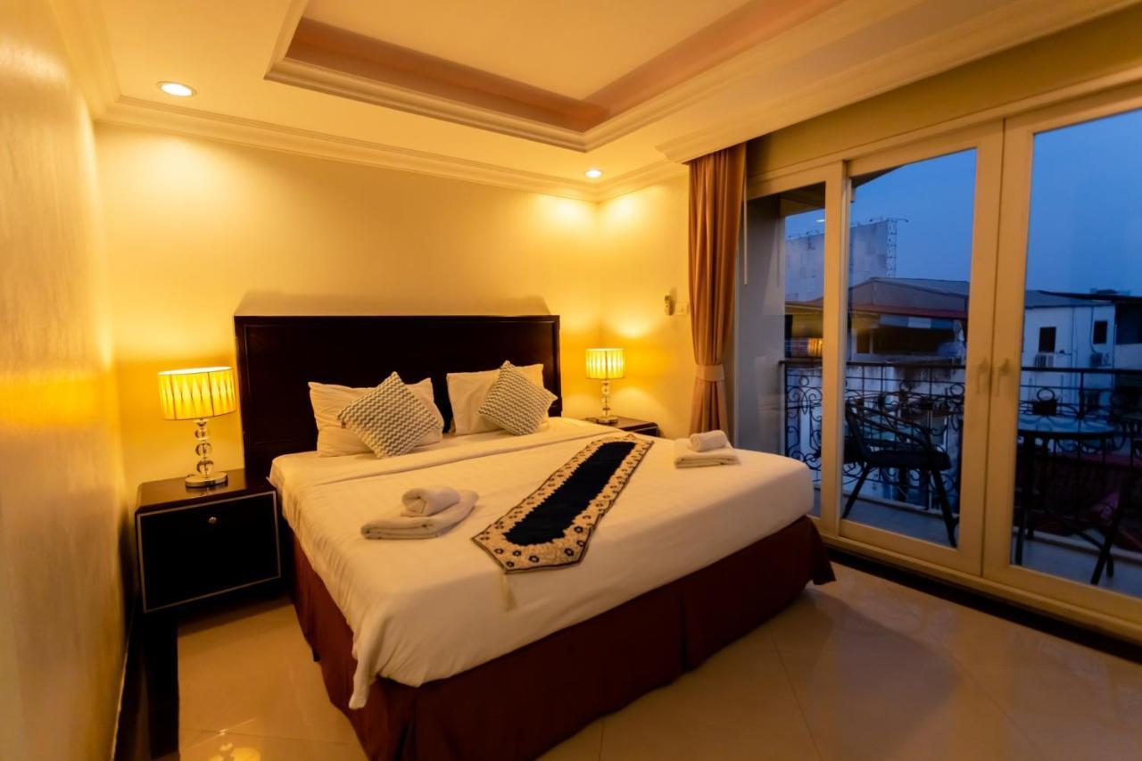 Ivory Palace Hotel Pattaya Exterior foto