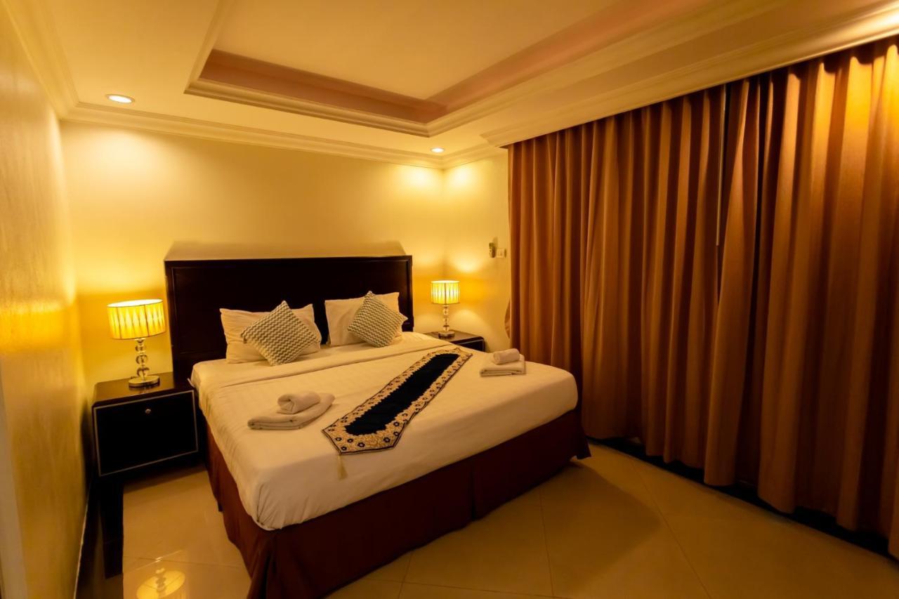 Ivory Palace Hotel Pattaya Exterior foto